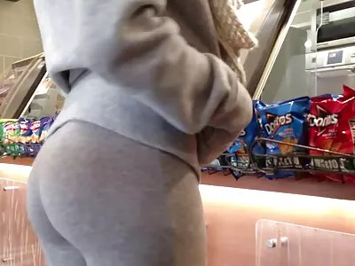 A telhetetlen menyecske megosztja ingyen sex videó szeretőjét