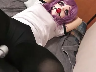 Sasha Knox keménysex szántotta a hátsó lyukat