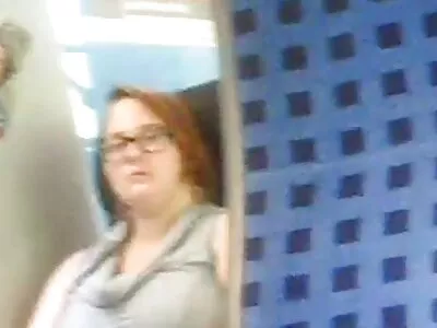Vörös ingyen porno video hajú hölgy kapott egy irodai faszt