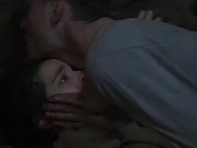 Ho ázsiai anya mutatja Derrick körül a azyza porn dombját