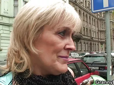 Szex orvos próbál rövid sex video egy szörny méretű eszközt